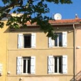 Renoverat byhus med 3 lägenheter/gîtes