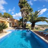 Villa med pool, utsikt!