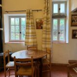 Byhus med uteplats, i Agde