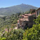 Två stenhus i Vieussan