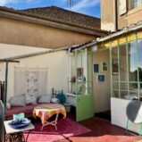 Vinmakarhus med två terrasser, stort garage