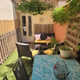 Charmig lägenhet med privat uteplats