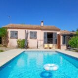 Enplansvilla med pool