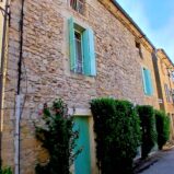 Charmigt stenhus med lantligt läge