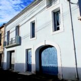 Renoverat vinmakarhus med stor terrass och dubbla garage