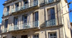 Renoverat borgarhus med uteplats