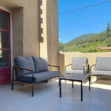 Renoverat stenhus med charmigt läge, med patio och terrass