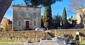 Unikt borgarhus med stor terrass och utsikt vid Canal du Midi