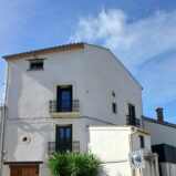 Byhus med terrass och stort garage