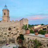 Välrenoverat byhus med garage och terrass, i Marseillan