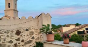 Välrenoverat byhus med garage och terrass, i Marseillan