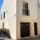 Byhus med garage och terrass