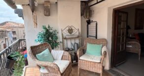 Charmigt byhus i Agde, med loggia