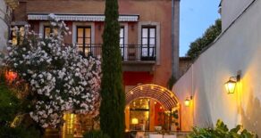 Magnifikt hus i centrala Pézenas, med trädgård och pool, en oas!