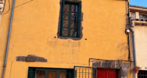 Charmigt byhus med patio, i Agde