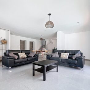 Modern villa med pool, i Sérignan nära Medelhavet