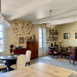 Rymligt, renoverat byhus med loggia och garage