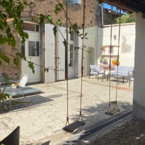 Renoverat borgarhus med garage och trädgård, i Roquebrun