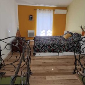 Charmigt byhus, säljs möblerat