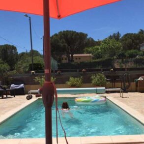 Hus med pool, i Roquebrun