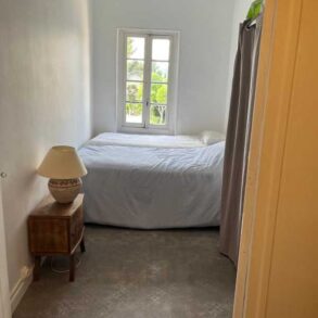 Byhus i Roquebrun, med terrass och trädgård/odlingslott