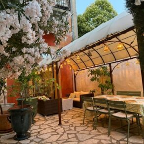 Magnifikt hus i centrala Pézenas, med trädgård och pool, en oas!
