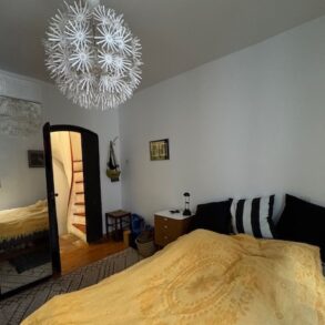 Charmigt litet hus med terrass, i Agde