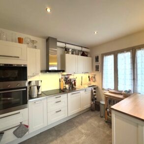 Gedigen villa med garage, i bra kvarter i Béziers