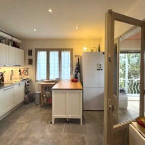 Gedigen villa med garage, i bra kvarter i Béziers