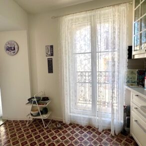 Ljus och charmig lägenhet med terrass, mitt i Marseillan