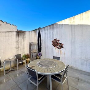 Ljus och charmig lägenhet med terrass, mitt i Marseillan