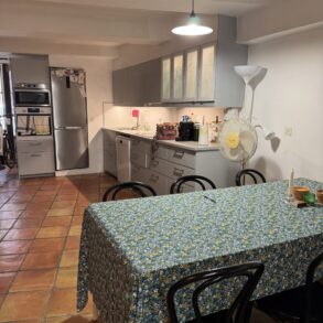 Byhus med terrass, i Agde