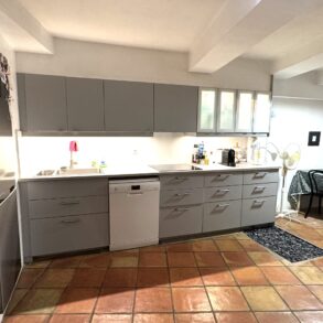 Byhus med terrass, i Agde