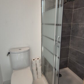 Renoverat byhus med gård