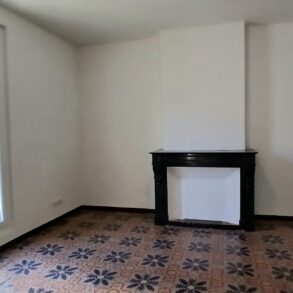 Renoverat borgarhus med garage, uteplats och originaldetaljer