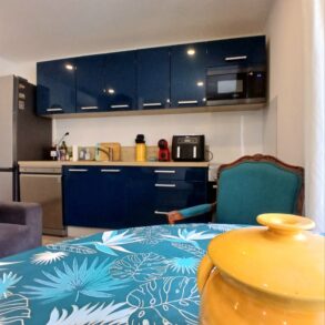 Renoverat litet byhus, med garage