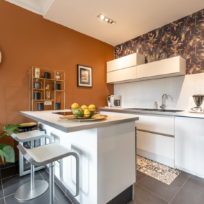 Elegant, renoverad borgarlägenhet med terrass, centralt i Béziers