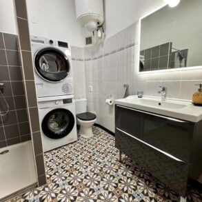 Renoverad stadslägenhet, centralt i Béziers