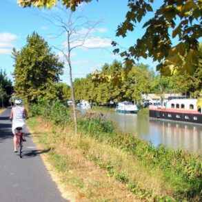 Byhus med garage, charmigt läge invid Canal du Midi